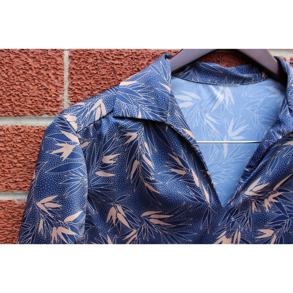 Vintage 70's V-Neck Big Collar Short Sleeve Silky